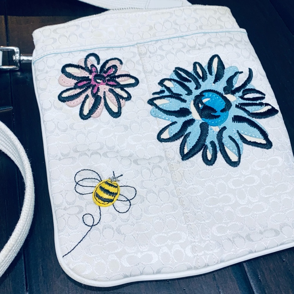 Women's Coach Leather Crossbody Shoulder Bag Bumble Bee and Flower Purse Rare